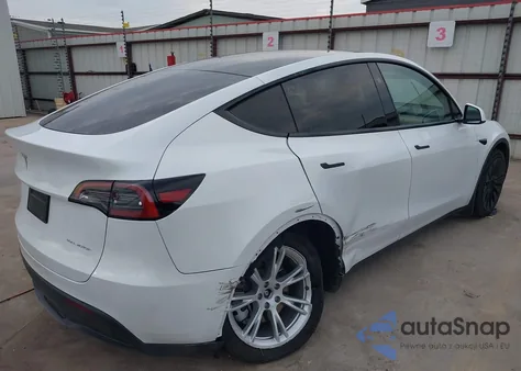 2024 Tesla Model Y Long Range Dual Motor All-Wheel Drive z USA, uszkodzony, nr VIN 7SAYGDEE7RA289824